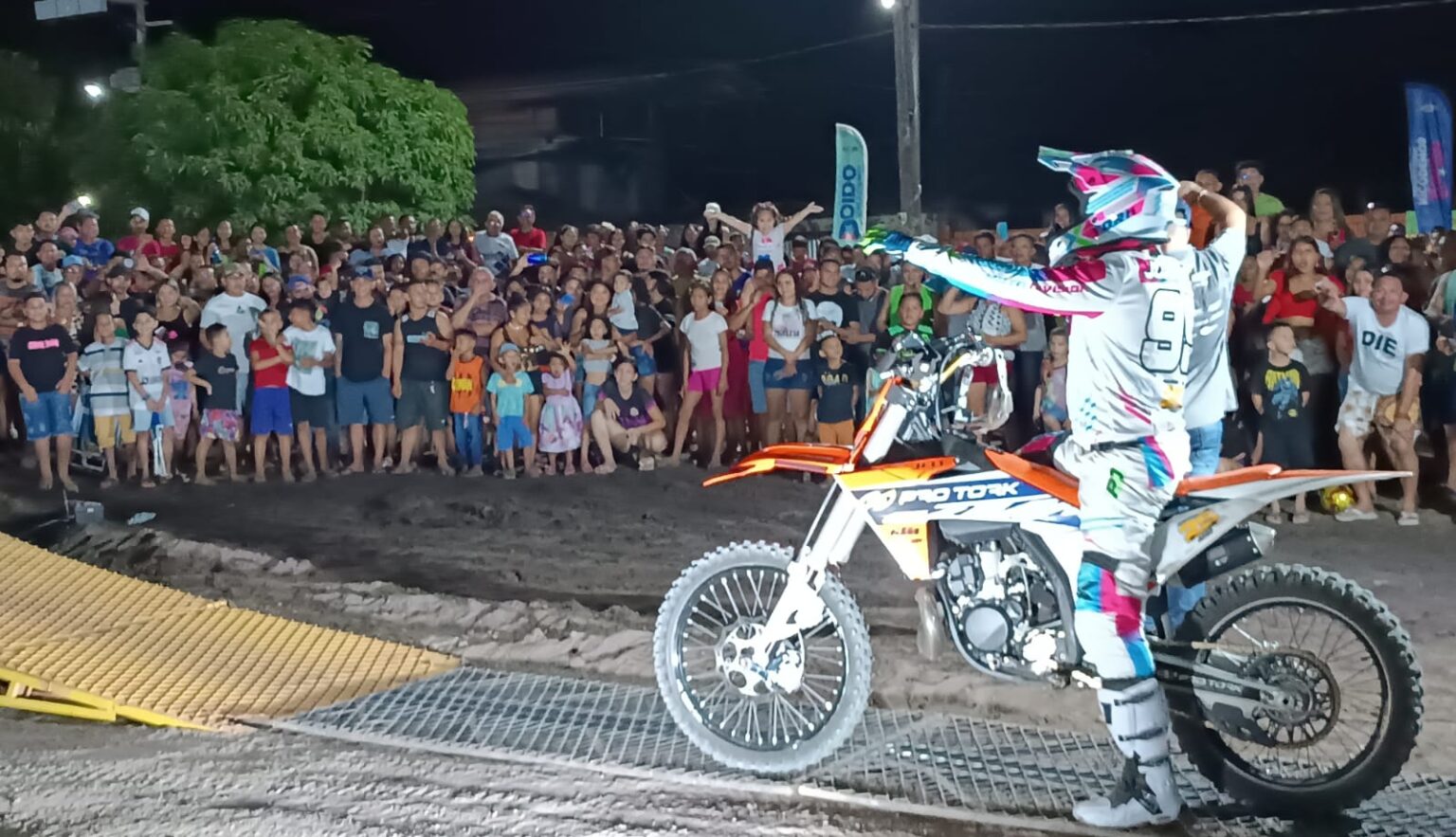 Adrenalina e Emoção Marcam Show de Freestyle Motocross em Portel