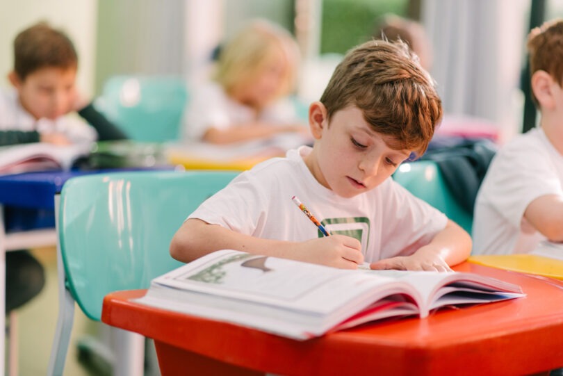 A importância da escrita manual na aprendizagem em tempos digitais