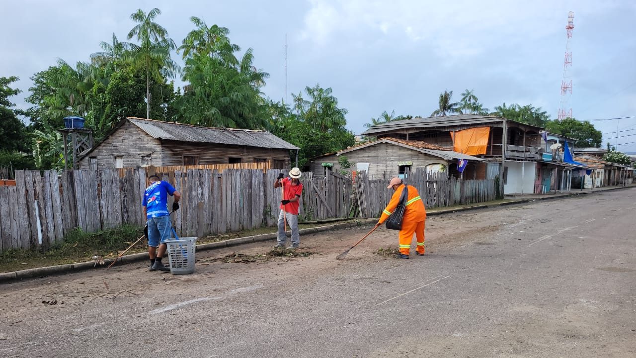 Prefeitura realiza serviços de manutenção em ruas dos bairros Muruci e Pinho