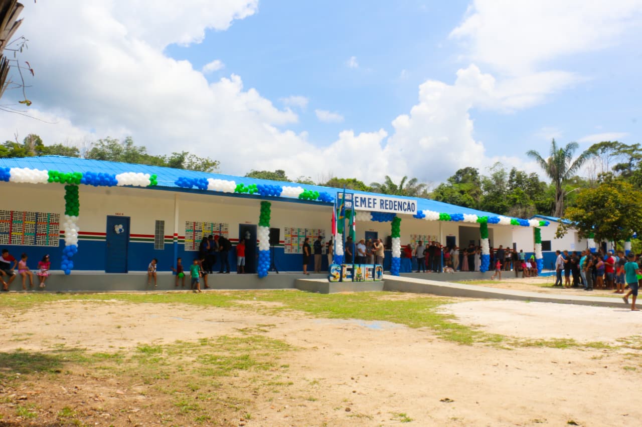 Governo de Portel entrega nova unidade escolar no Alto Rio Camarapi
